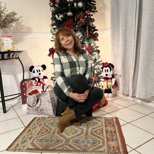 Hi! Welcome! To my closet👗, Leave a message😎